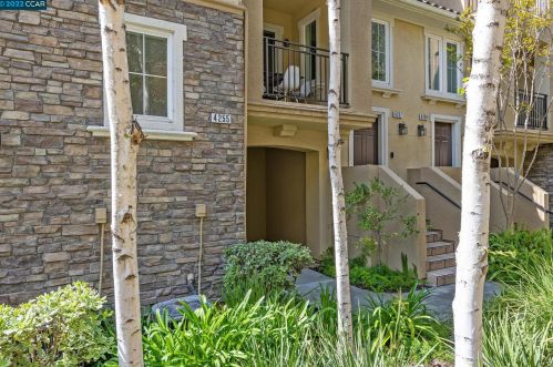 4255 Fitzwilliam St, Pleasanton CA 94568-4573 exterior