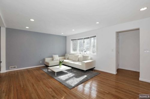 9 John Cir, Norwood, NJ 07648-1704