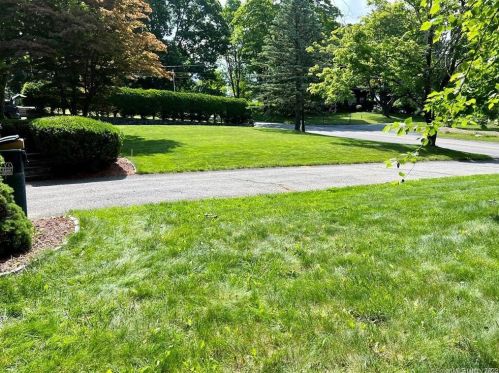 338 Union Valley Rd, Mahopac NY  10541-4333 exterior