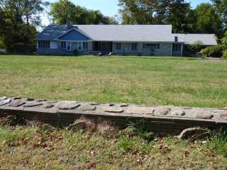978 Racebrook Rd, New Haven, CT 06525-2543