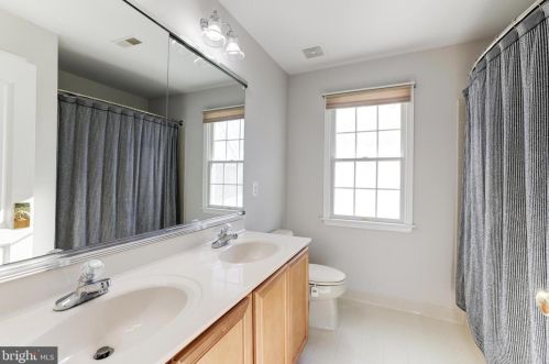 5410 Dabneys Mill Ct, Haymarket VA  20169-4519 exterior