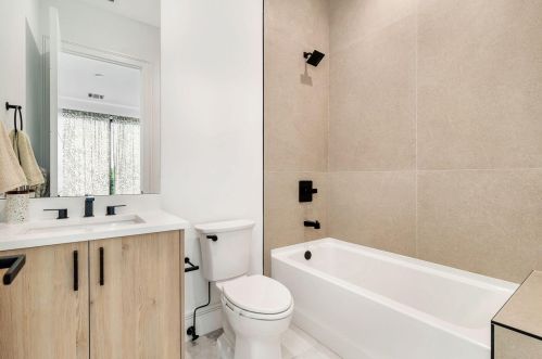 1975 Dock St, West Palm Beach FL  33401-7507 exterior