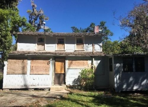 708 Wood St, Deland, FL 32724-5652