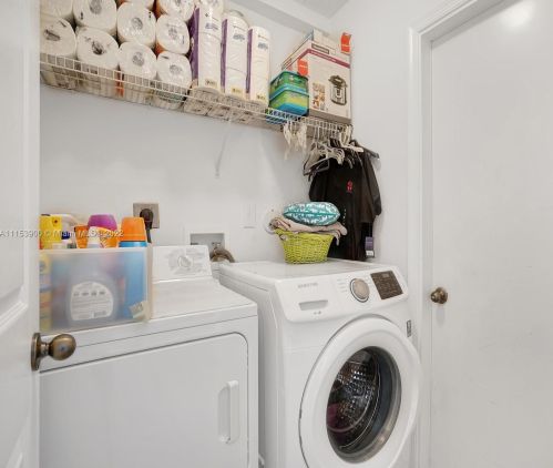 425 198 Ter, Hollywood FL exterior