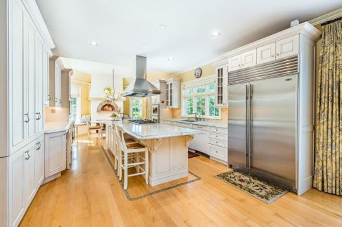 50 Skating Pond Ln, South Kingstown, RI 02874-3019