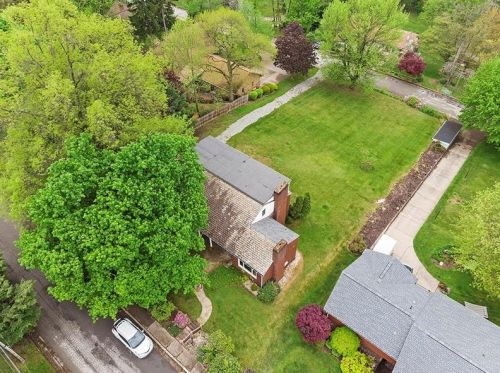 1007 Linden Dr, Jeannette, PA 15644-2842