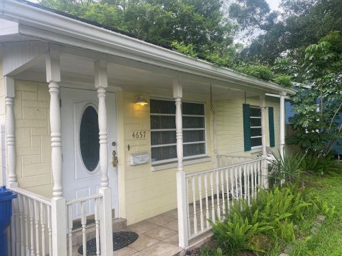 4657 Iris St, Saint Petersburg, FL 33714-3243
