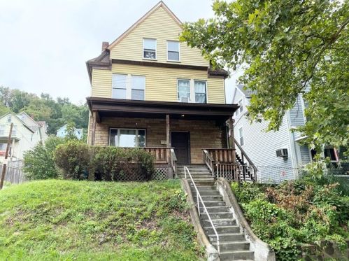 310 Caldwell Ave, Wall, PA 15148-1108