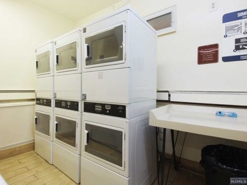 3817 Ventnor Ave, Atlantic City NJ  08401-5923 exterior