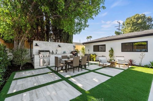 12440 Addison St, North Hollywood CA  91607-3546 exterior