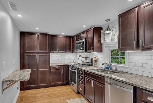 74 Millville St, Salem NH  03079-2620 exterior