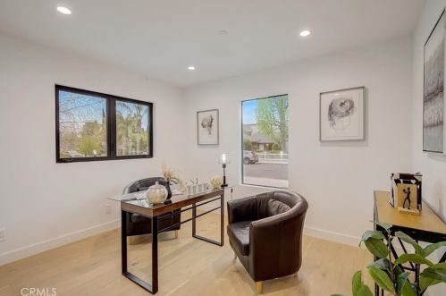 16627 Gilmore St, Van Nuys CA  91406-5610 exterior