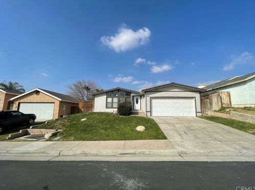 6312 Royal Coach Dr, Bakersfield, CA 93306-7024
