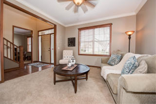 21257 Inuit Ln, Lakeville, MN 55044-6038