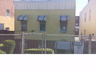 1030 Throggs Neck Expy, Bronx NY  10465-2130 exterior