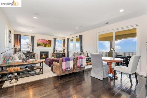 13445 Campus Dr, Oakland CA  94619-3711 exterior