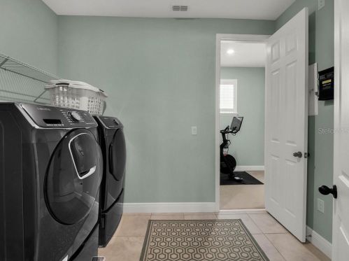 8148 Chilton Dr, Orlando FL 32836 exterior