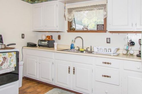 108 Goldenrod Ln, Ligonier, PA 15658-3565