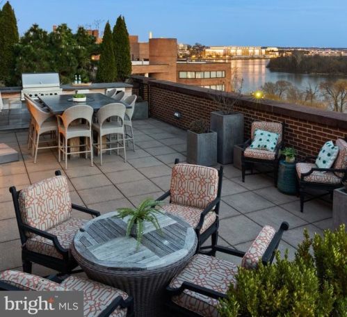 3303 Water St, Washington DC 20007-3509 exterior