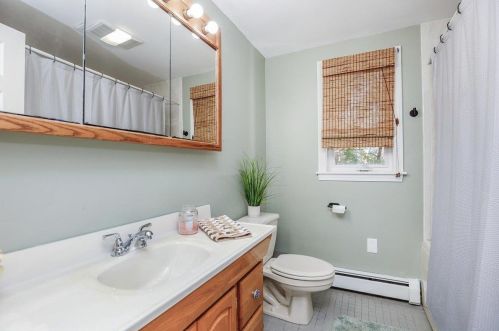 67 Butler St, Salem NH  03079-3940 exterior