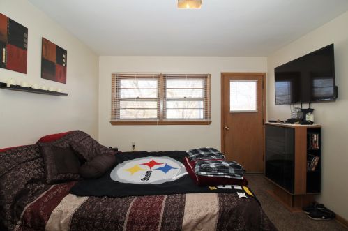 7200 Lakefield Dr, Milwaukee WI  53219-4024 exterior