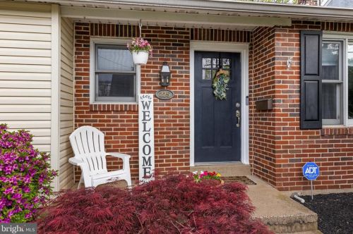 225 Central Ave, Souderton, PA 18964-1428