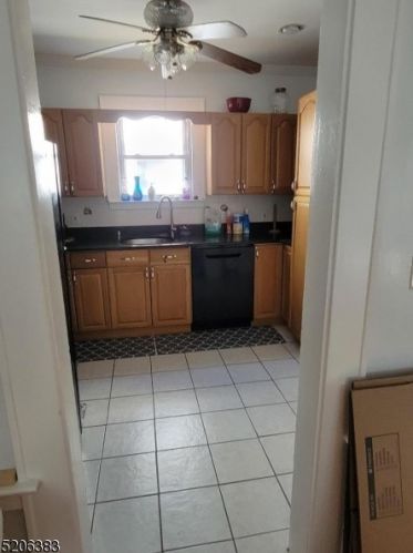 281 Dodd St, East Orange NJ  07017-1710 exterior
