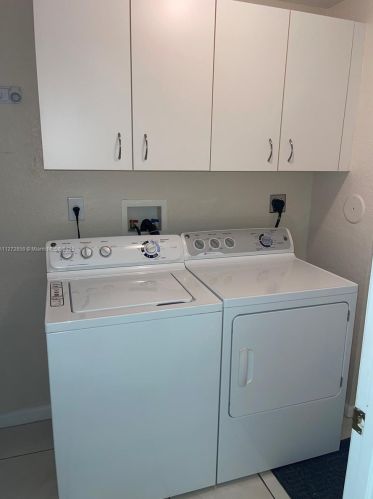 18765 27th Ct, Hollywood FL  33029-2427 exterior