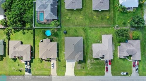 1957 Logan St, Fort Pierce, FL 34953-1351