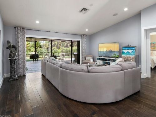 1905 Imperial Golf Course Blvd, Naples FL  34110-1007 exterior