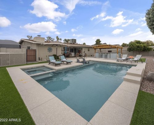 511 Canterbury Ln, Phoenix, AZ 85022-4207