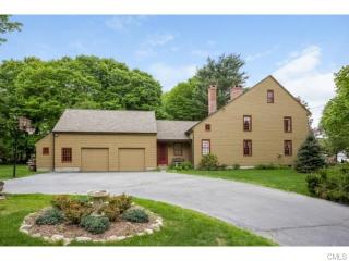 4976 Madison Ave, Bridgeport, CT 06611-1115