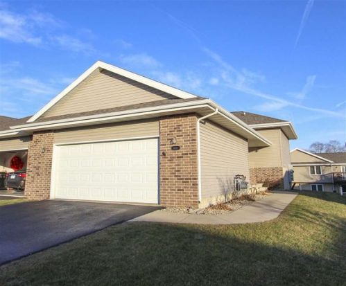1437 Asbury Ln, Waterloo, IA 50701-3555