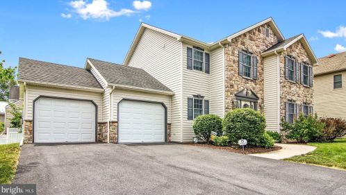 101 Hilltop Ct, Camp Hill, PA 17011-4554