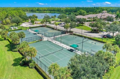 8680 Cedar Hammock Cir, Naples FL  34112-3321 exterior