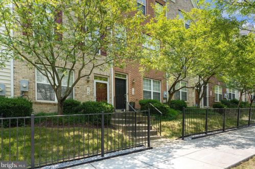 140 Danbury St, Washington, DC 20032-2227