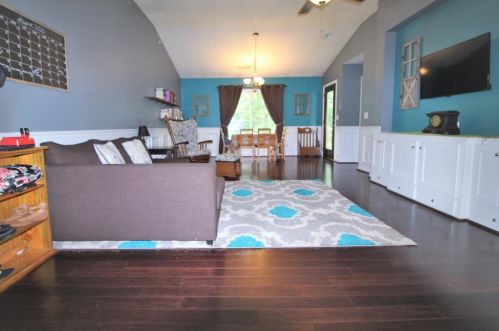 98 Tall Trees Dr, Amelia, OH 45102-1669