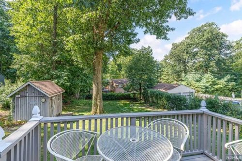 18 Winters St, Oakland NJ  07436-2623 exterior