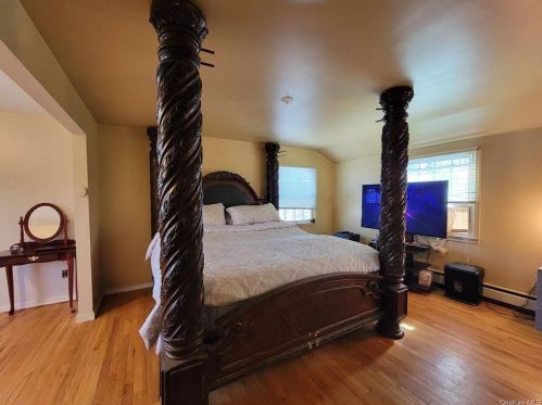 1 Starhaven Ave, Middletown NY  10940-4617 exterior