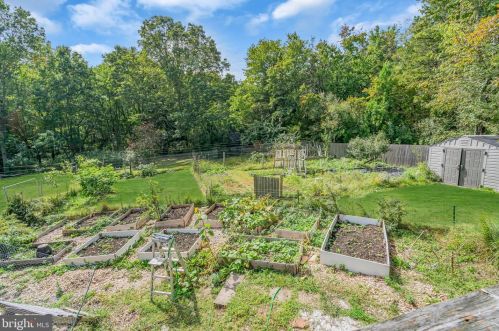 16 Bayberry Rd, Princeton NJ  08540-7417 exterior