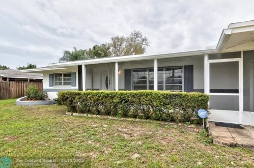 1925 Wyoming Ave, Fort Pierce, FL 34982-5636