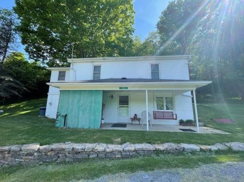 1370 County Line Rd, Champion, PA 15622-4079