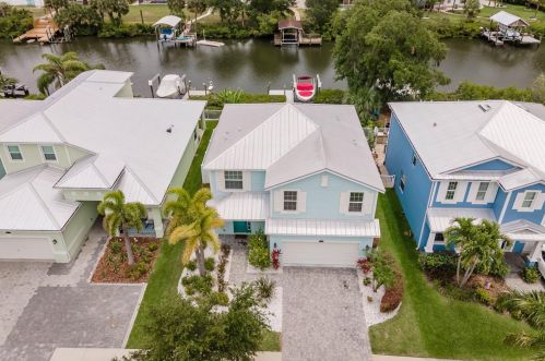 425 Bahama Grande Blvd, Ruskin, FL 33572-2564