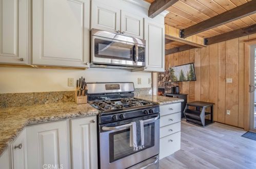 919 Mountain Ln, Big Bear City CA  92314 exterior