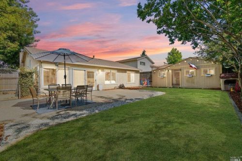 240 Essex Way, Benicia, CA 94510-1520