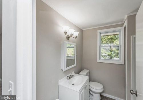 18 Jury St, Highspire PA  17034-1010 exterior