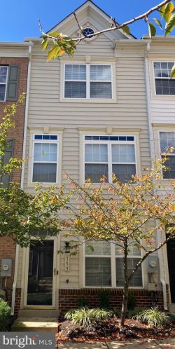 153 Danbury St, Washington, DC 20032-2220