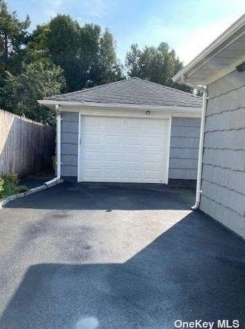 45 5th St, Matinecock, NY 11560-1603