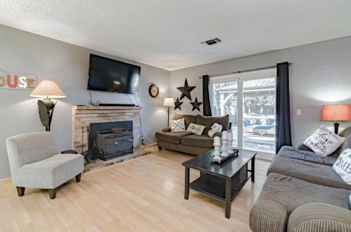 431 Delta Dr, Woodland CA 95695-5425 exterior