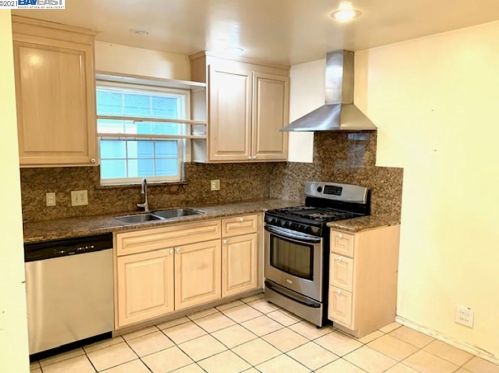 1703 Brg Ave, Oakland CA  94601-3672 exterior